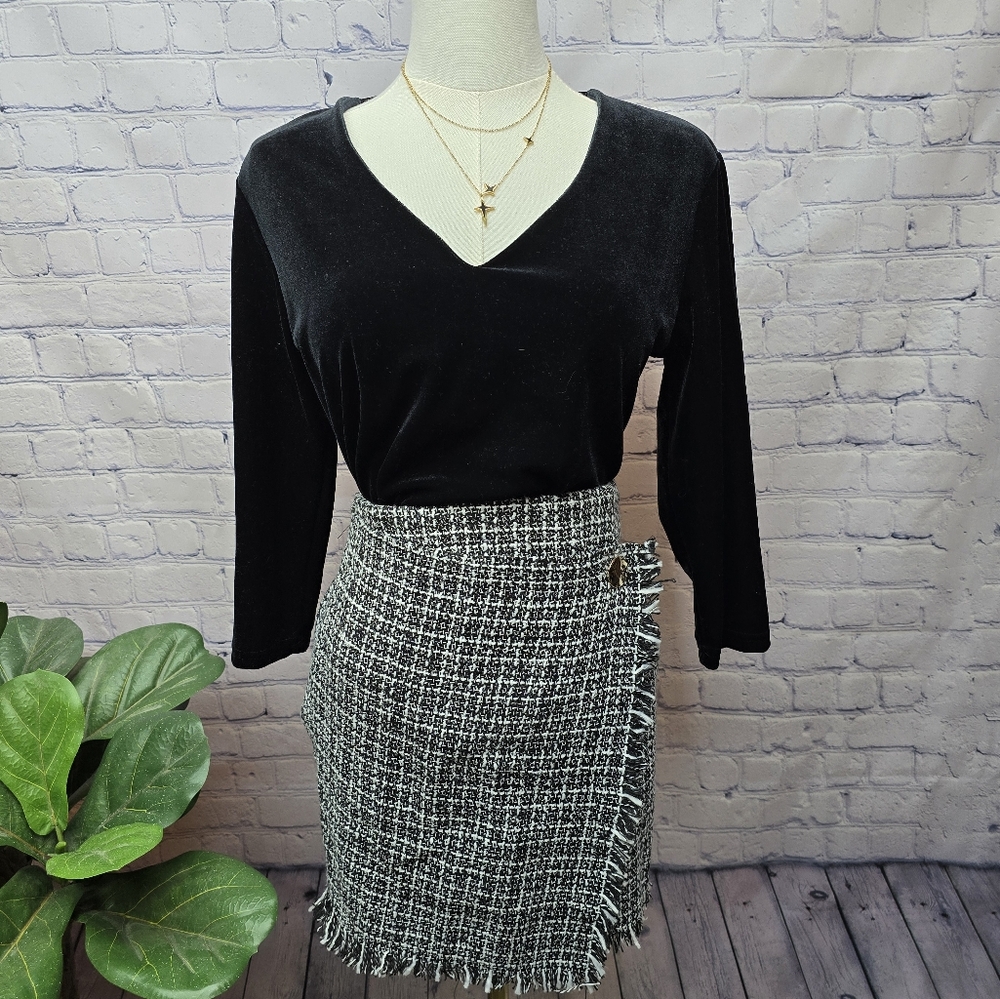Vintage Theo Black Velvet V-neck - Large